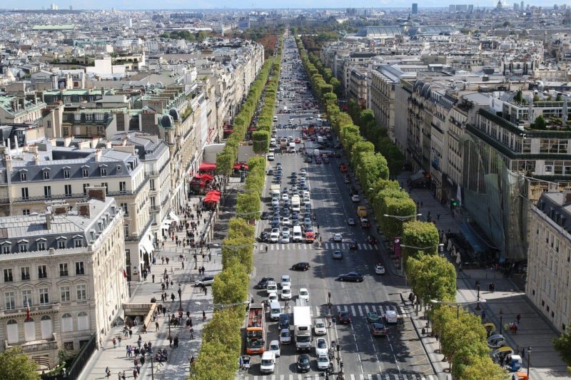 シャンゼリゼ通り Avenue des Champs-Élysées