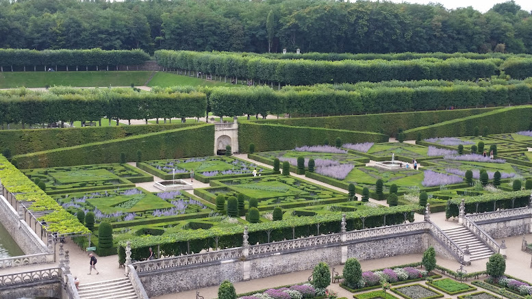 ヴィランドリー城の庭園