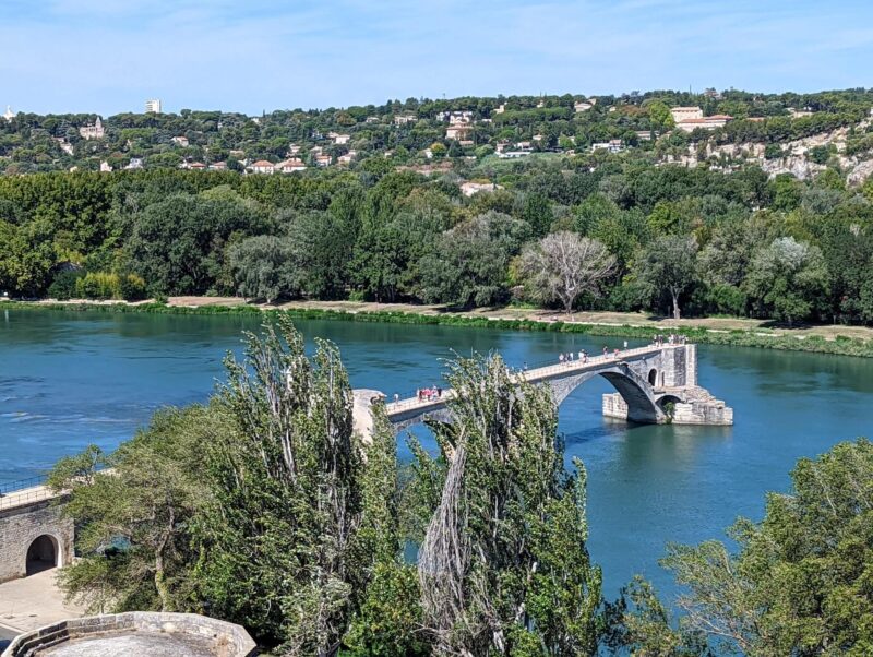 サン・ベネゼ橋（Pont Saint Benezet）