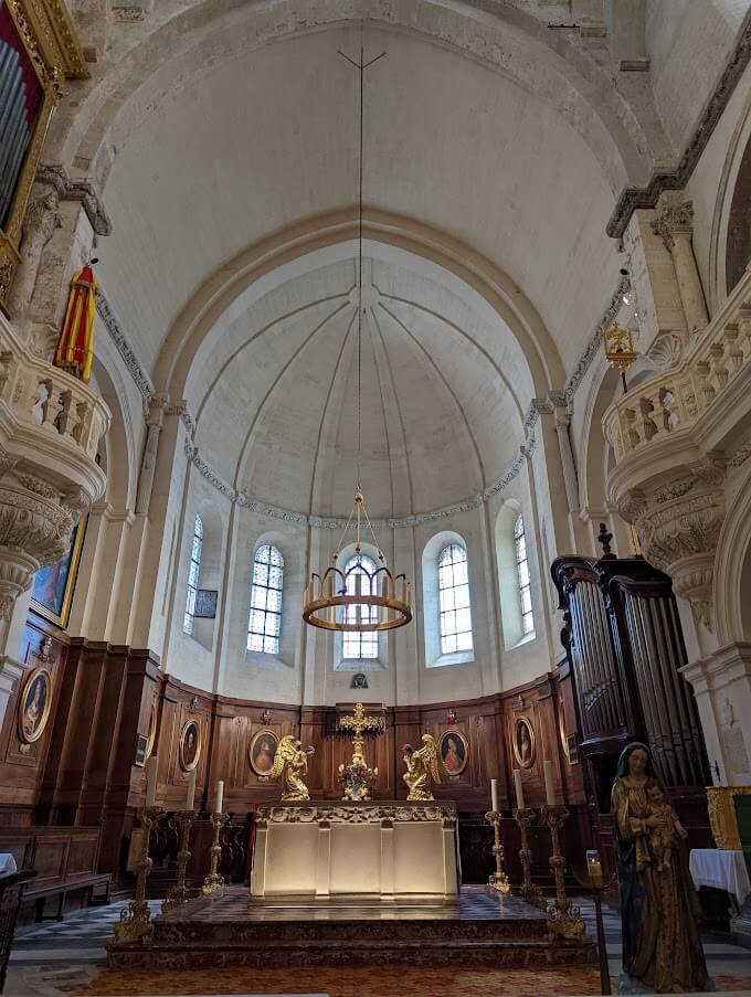 ノートルダム・デ・ドン大聖堂（Notre Dame des Doms d'Avignon）