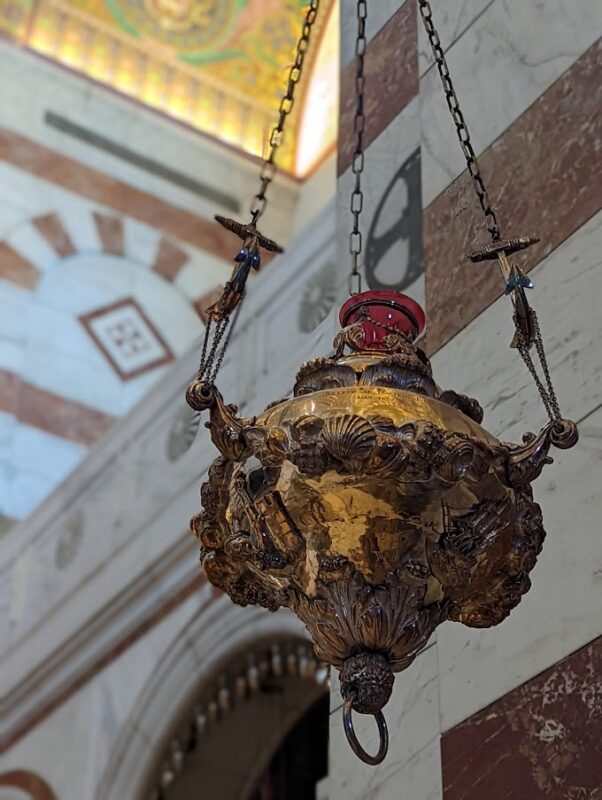 ノートルダム・ドゥ・ラ・ガルド寺院（Basilique Notre-Dame de la Garde）