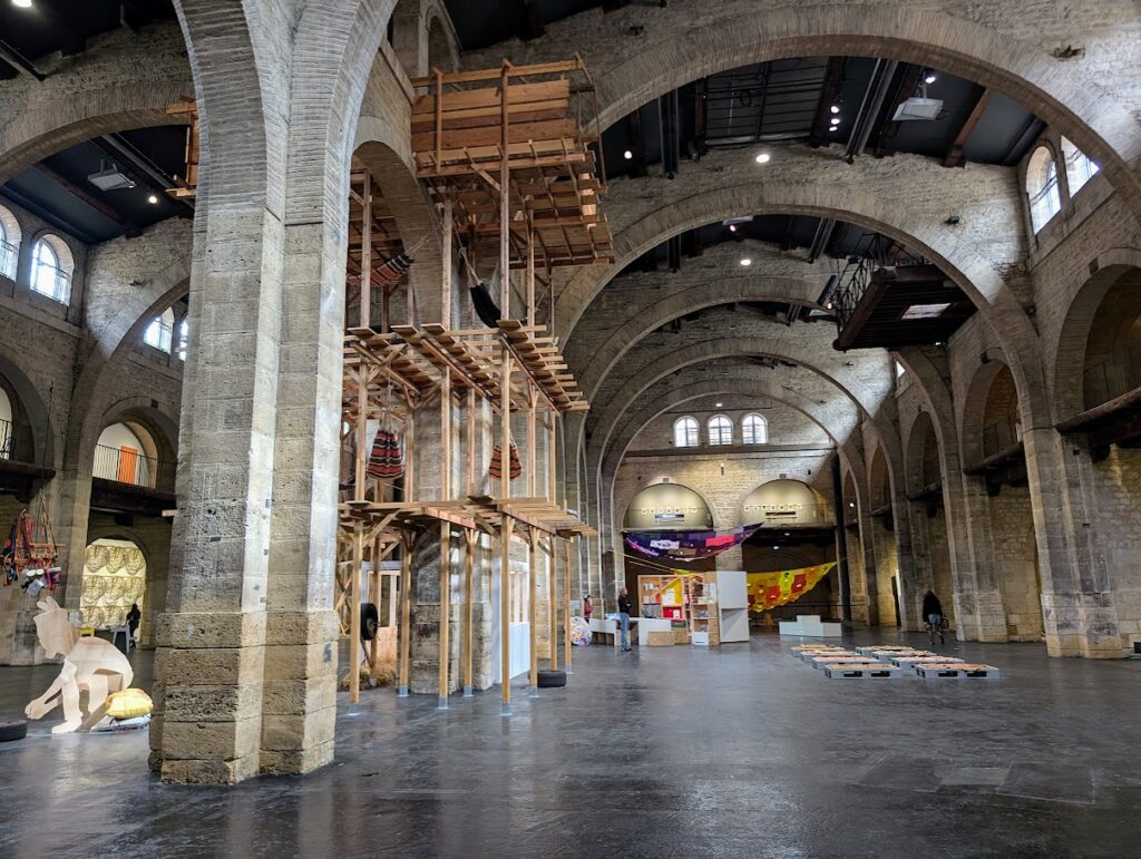 ボルドー現代美術館（CAPC Musee d'Art Contemporain）