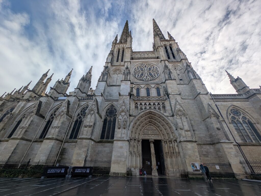 サンタンドレ大聖堂（Cathédrale Saint-André）