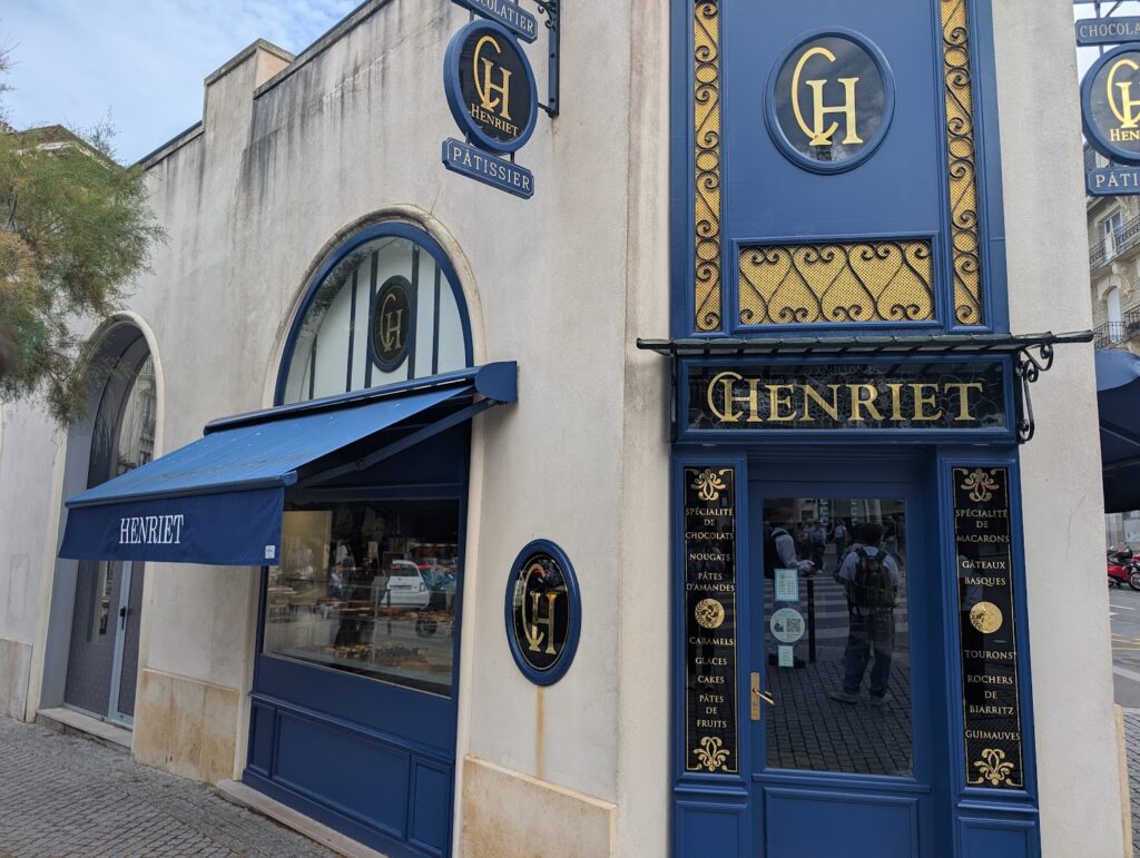 ビアリッツの人気店Henriet（アンリエ）