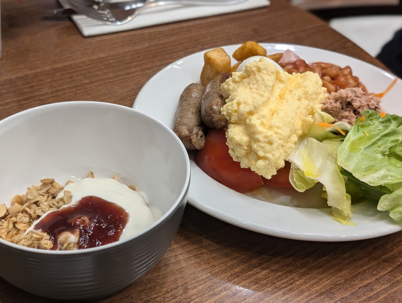 ヒルトン パリ シャルル ド ゴール エアポート 朝食