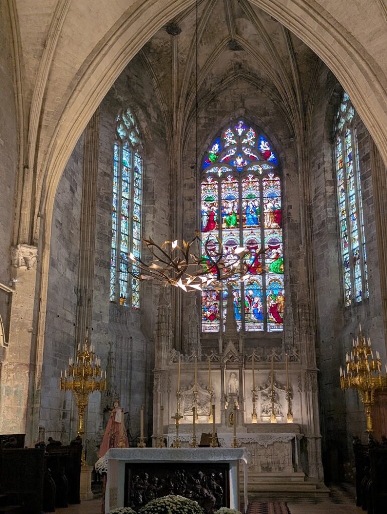 コレジアル教会（Église collégiale Saint-Émilion）