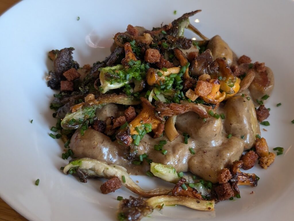 秋なのでちょっと重めのニョッキを食べました