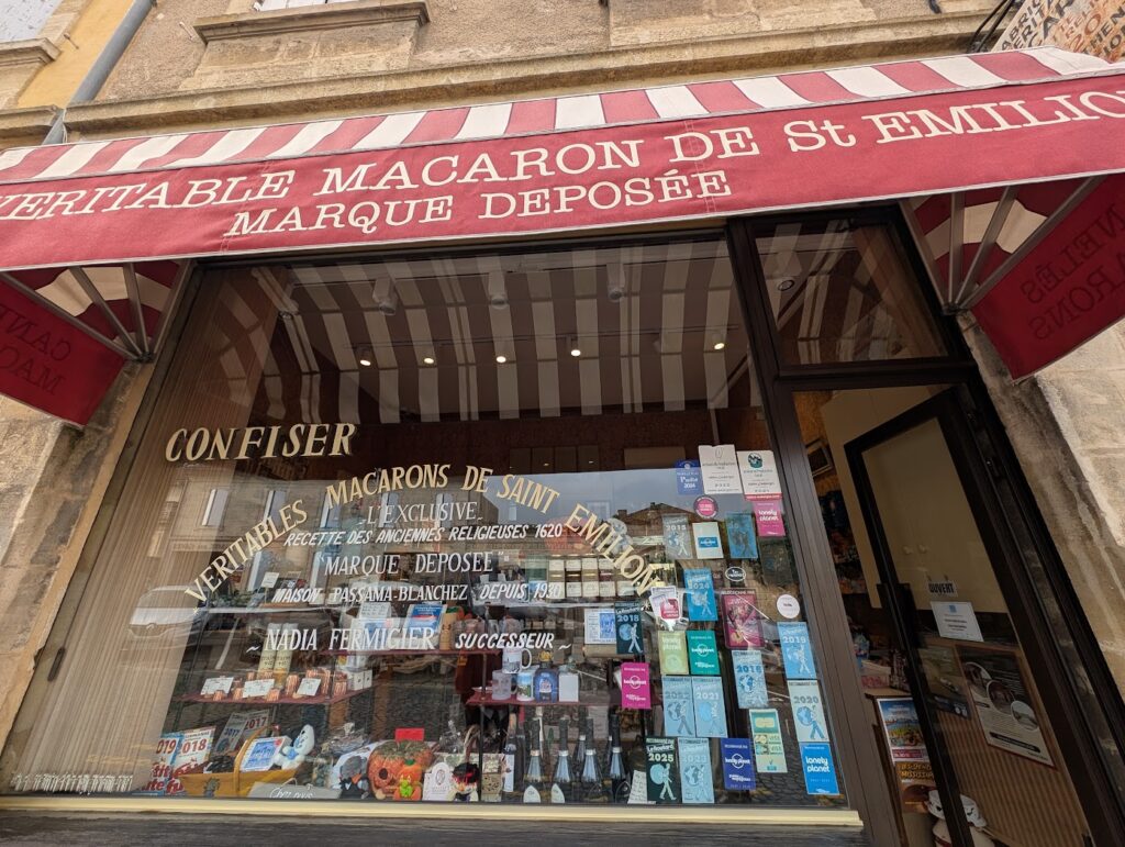 マカロン（Macarons de Saint-Émilion - Nadia Fermigier）
