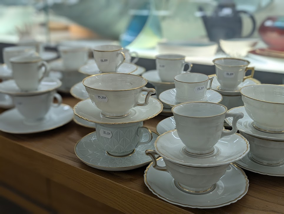 美しい陶器のお店にうっとり!!