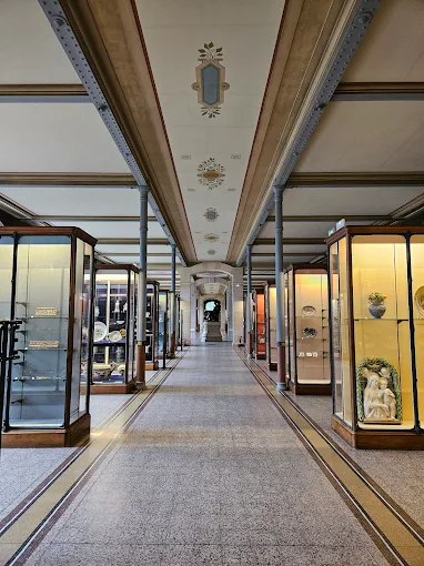 アドリアン・デュブーシェ国立美術館（Musée National Adrien Dubouché）